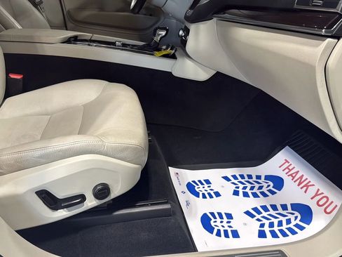 Used 2019 Volvo XC90 T5 Momentum w/ Multimedia Package AWD/4WD image 18