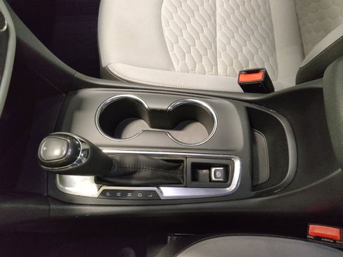 Used 2021 Chevrolet Equinox LS w/ LS Convenience Package image 26