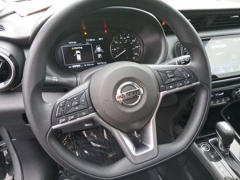 Used 2021 Nissan Kicks SV image 20