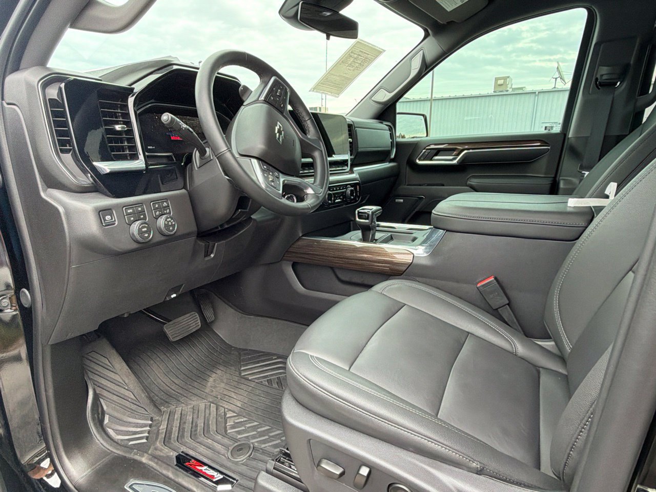 Used 2026 Chevrolet Silverado 1500 LT Trail Boss w/ LT Trail Boss Premium Package AWD/4WD image 14