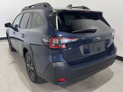 Used 2025 Subaru Outback Onyx Edition AWD/4WD image 37