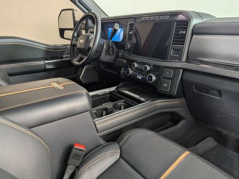 Used 2024 Ford F250 Platinum image 23