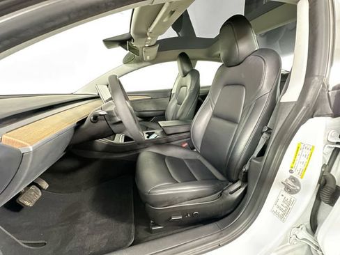 Used 2023 Tesla Model 3 Standard Range RWD image 4