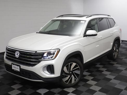 Used 2026 Volkswagen Atlas SE w/ Panoramic Sunroof Package AWD/4WD image 2