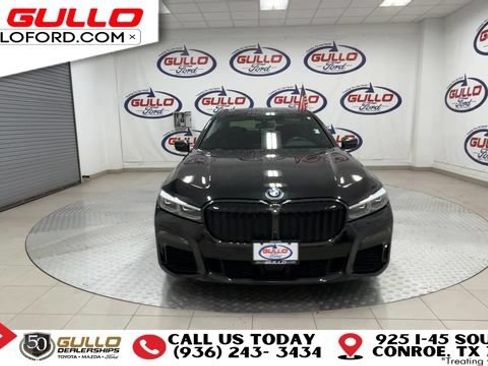 Used 2020 BMW 750i xDrive w/ Autobahn Package AWD/4WD image 3