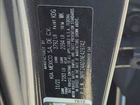 Used 2022 Kia Forte LXS FWD image 27