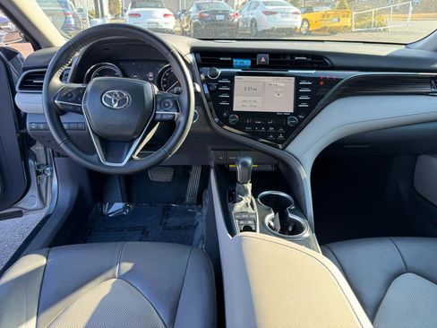 Used 2020 Toyota Camry XLE FWD image 14