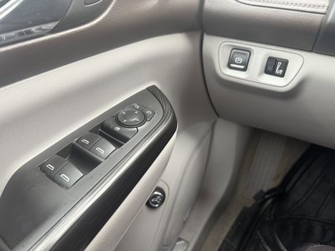 Used 2018 GMC Acadia SLT image 24