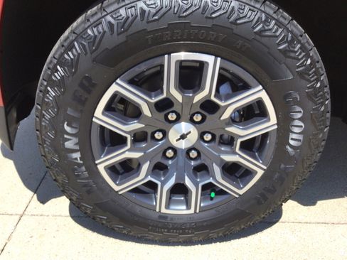 New 2025 Chevrolet Colorado Z71 w/ Technology Package image 6