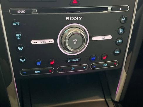 Used 2016 Ford Explorer Platinum AWD/4WD image 19