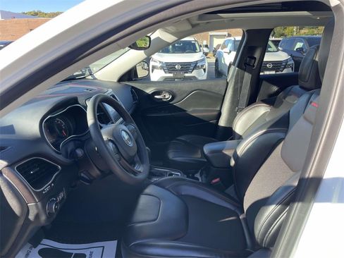 Used 2022 Jeep Cherokee Trailhawk w/ Sun, Sound & Nav Group image 14