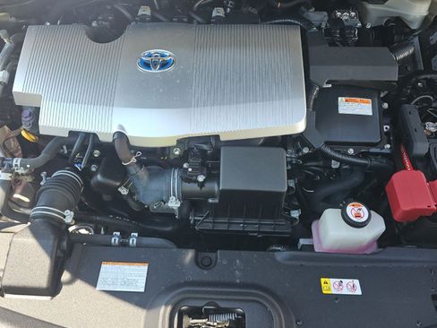 Used 2017 Toyota Prius Prime Advanced FWD image 2