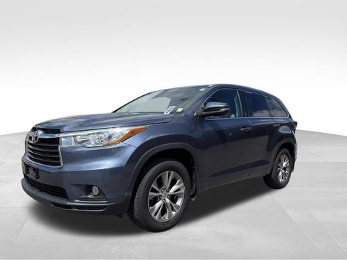 Used 2015 Toyota Highlander XLE AWD/4WD image 3