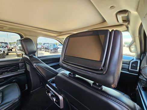 Used 2020 Ford Expedition Max Platinum RWD image 31