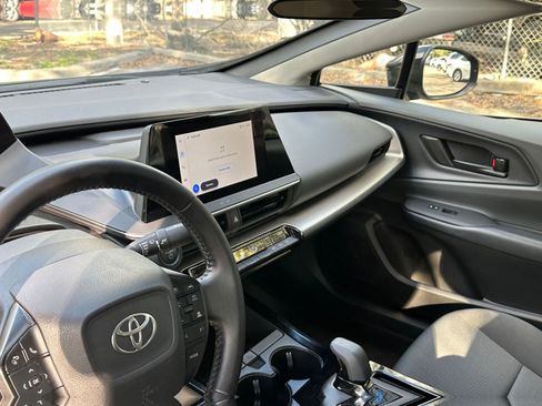 Used 2025 Toyota Prius LE image 29