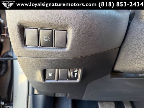 Used 2019 Toyota C-HR LE FWD image 19