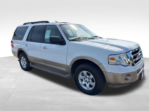 Used 2014 Ford Expedition XLT w/ Equipment Group 202A RWD image 8