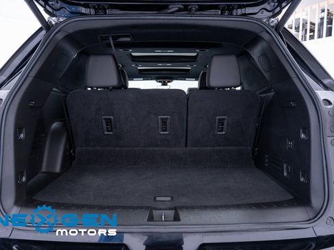 Used 2023 Chevrolet Traverse High Country image 45