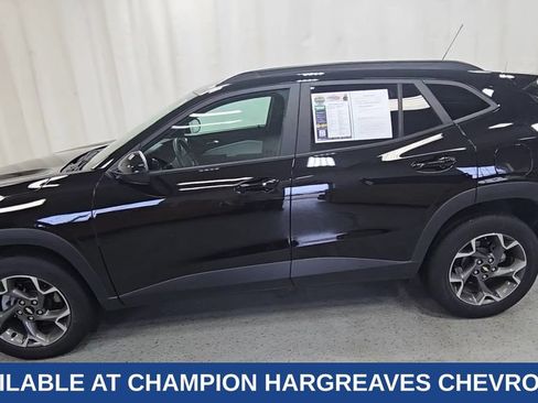 Used 2025 Chevrolet Trax LT w/ Driver Confidence Package FWD image 6