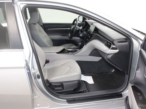 Used 2023 Toyota Camry SE image 27