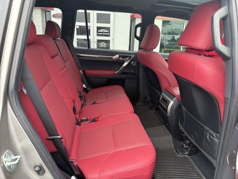 Used 2023 Lexus GX 460 Premium w/ Premium Plus Package image 14