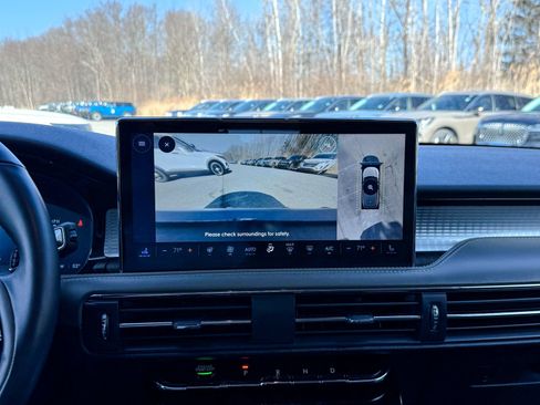 Used 2023 Lincoln Corsair AWD w/ Equipment Group 101A image 24