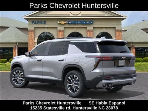 New 2026 Chevrolet Traverse LT w/ Sun and Wheel Package FWD image 4