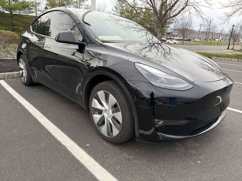 Used 2023 Tesla Model Y Long Range image 3
