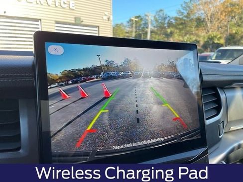 Used 2022 Ford Expedition XLT image 17