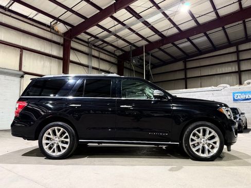 Used 2019 Ford Expedition Platinum RWD image 4