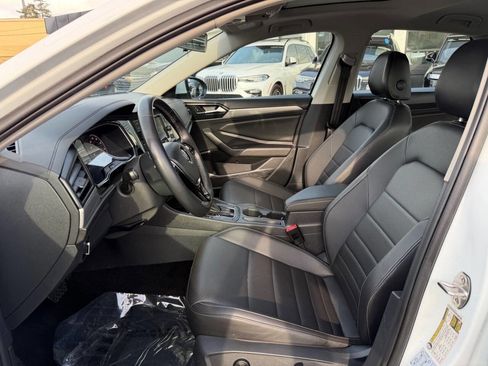 Used 2021 Volkswagen Jetta SE FWD image 37