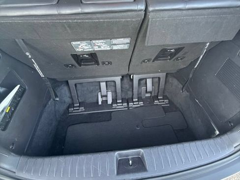 Used 2025 Kia Carnival FWD image 14