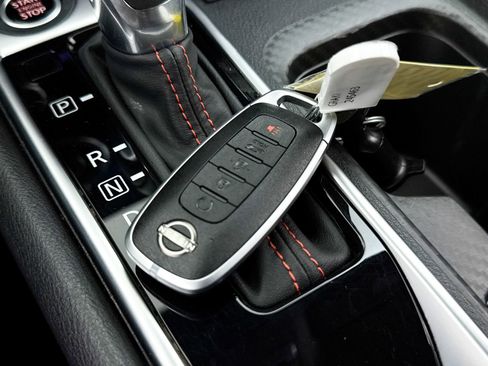 Used 2024 Nissan Sentra SR w/ Trunk Package image 34