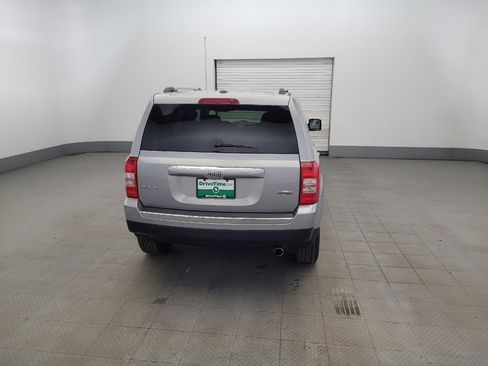 Used 2017 Jeep Patriot High Altitude AWD/4WD image 7