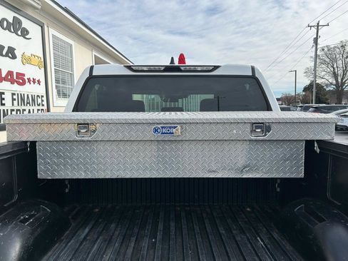 Used 2022 Toyota Tundra SR5 w/ Convenience Package image 29