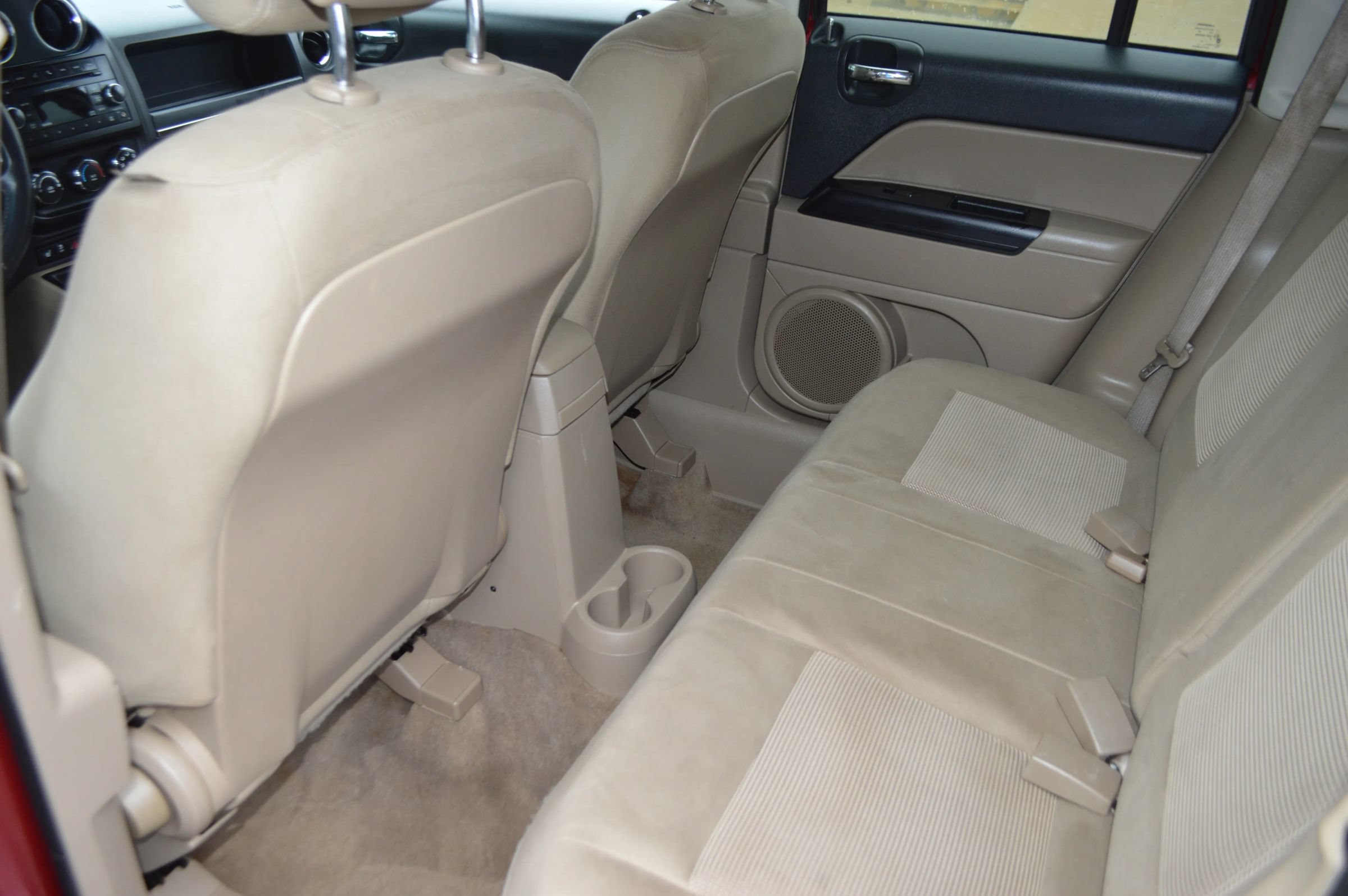 Used 2016 Jeep Patriot Latitude FWD image 18