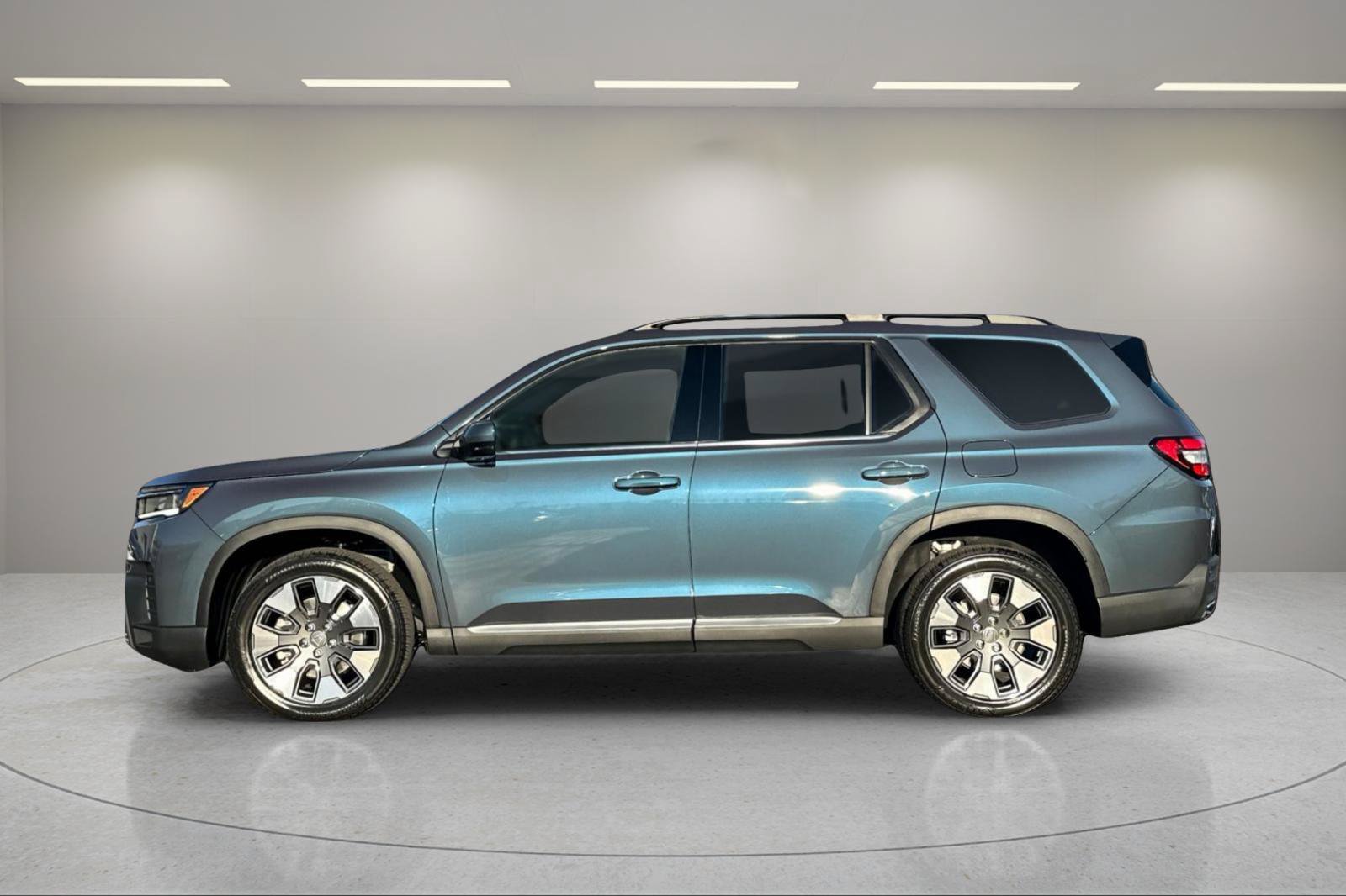 New 2026 Honda Pilot Elite image 2