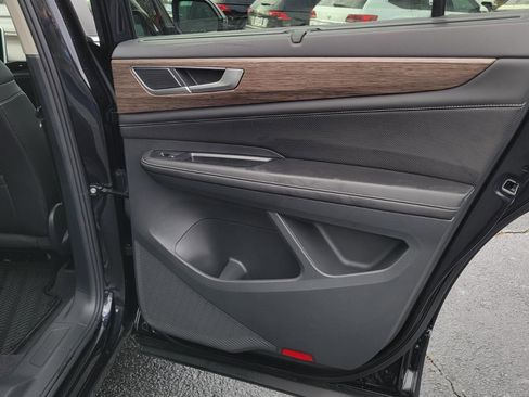 Used 2025 Volkswagen Atlas SEL image 41