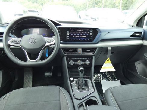 New 2024 Volkswagen Taos SE image 11