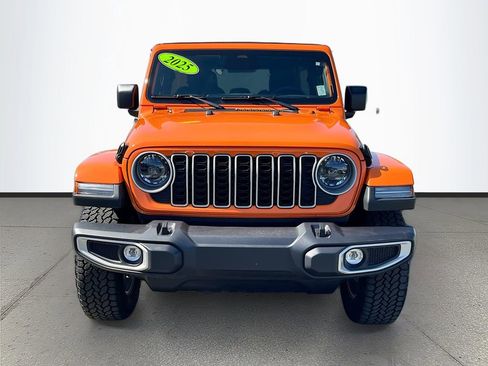 Used 2025 Jeep Wrangler Sahara image 2
