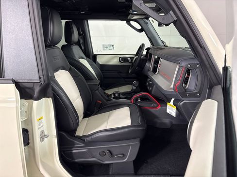 New 2026 Ford Bronco Outer Banks w/ Sasquatch Package AWD/4WD image 5