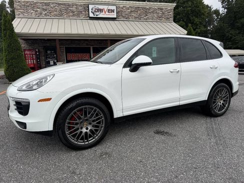 Used 2017 Porsche Cayenne Platinum Edition AWD/4WD image 1