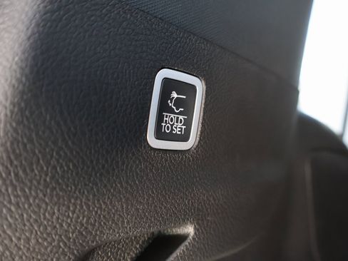 New 2025 Jeep Wagoneer L Series II w/ Premium Group I image 17