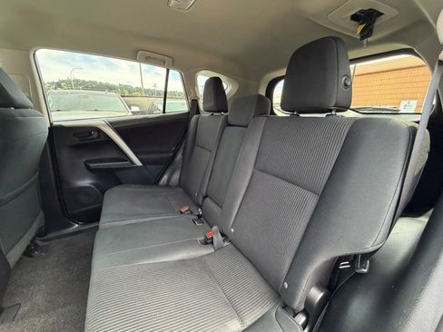 Used 2016 Toyota RAV4 LE FWD image 20