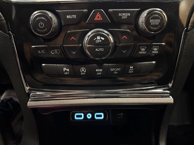 Used 2021 Jeep Grand Cherokee Laredo X AWD/4WD image 23