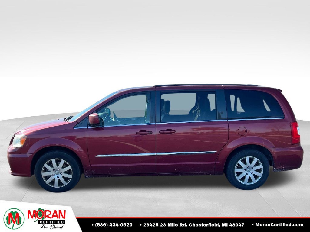 Used 2015 Chrysler Town & Country Touring FWD image 2