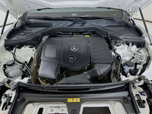 Used 2024 Mercedes-Benz GLC 300 image 31