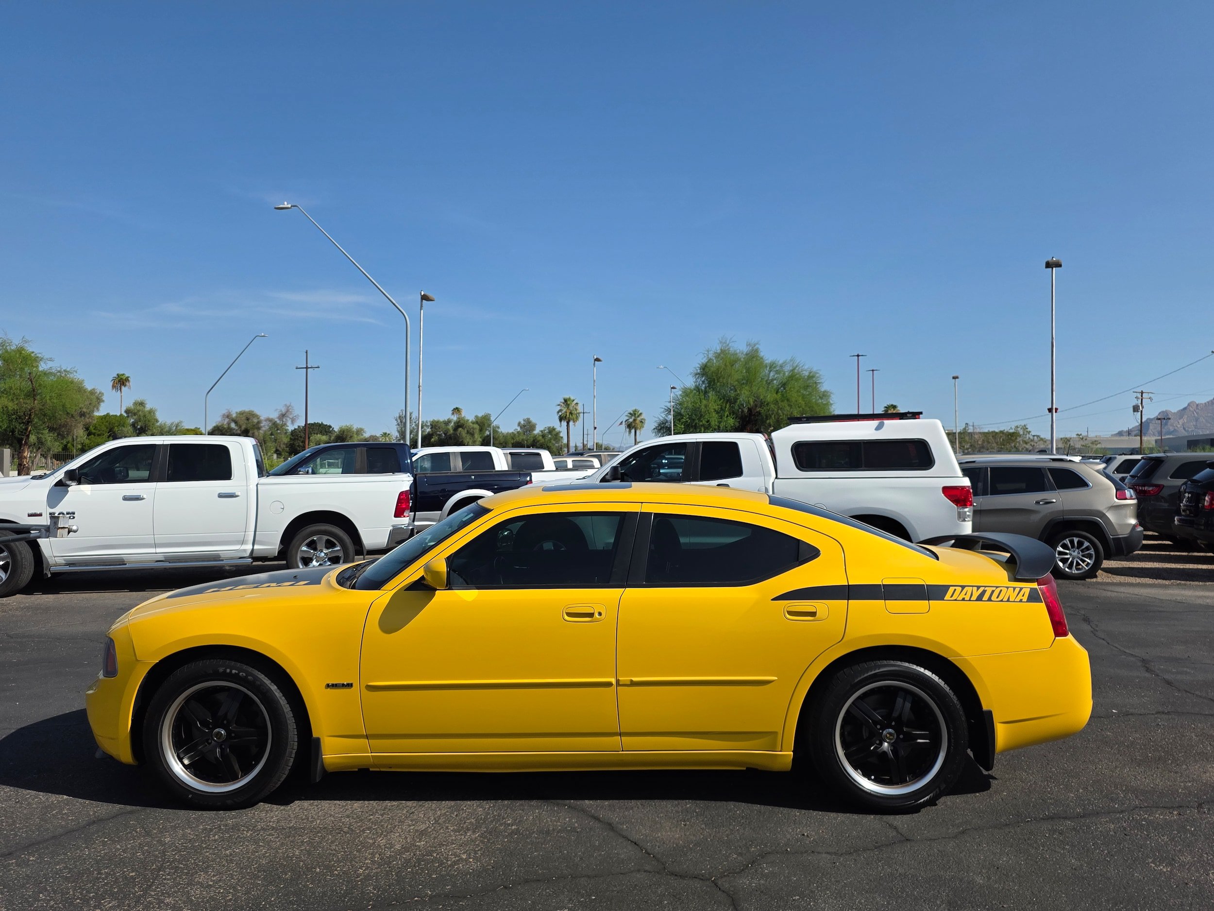 Used 2006 Dodge Charger R/T RWD image 2