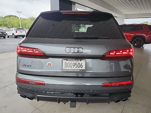 Used 2025 Audi SQ7 Prestige image 4