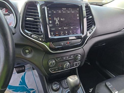 Used 2019 Jeep Cherokee Limited image 6